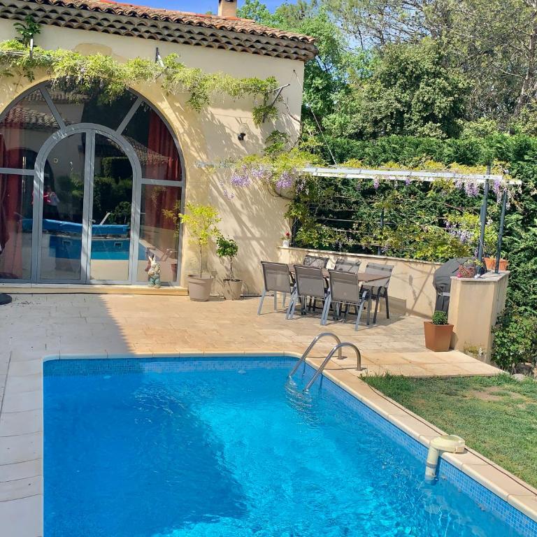 Villa du Soleil en Provence sur le Domaine du Golf de Pont Royal - Villa 3 Chambres - 6