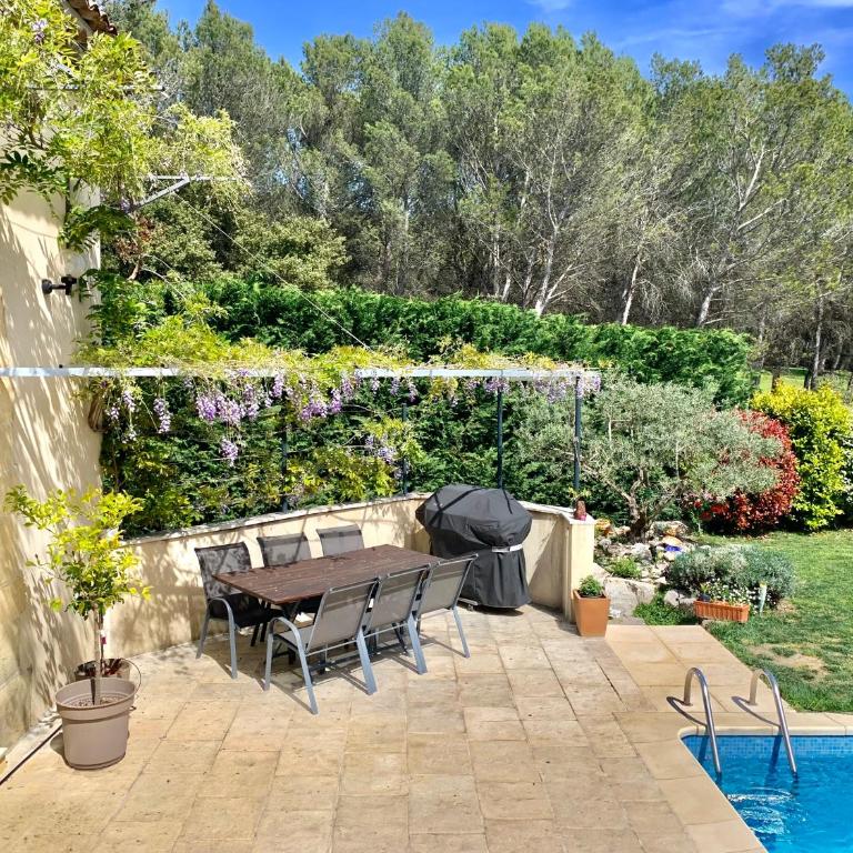 Villa du Soleil en Provence sur le Domaine du Golf de Pont Royal - Villa 3 Chambres - 7