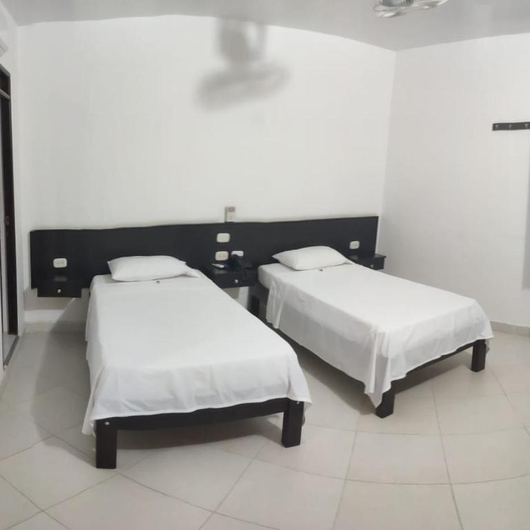 HOTEL SAN ADOLFO - Habitación Doble Económica - 2 camas - 3