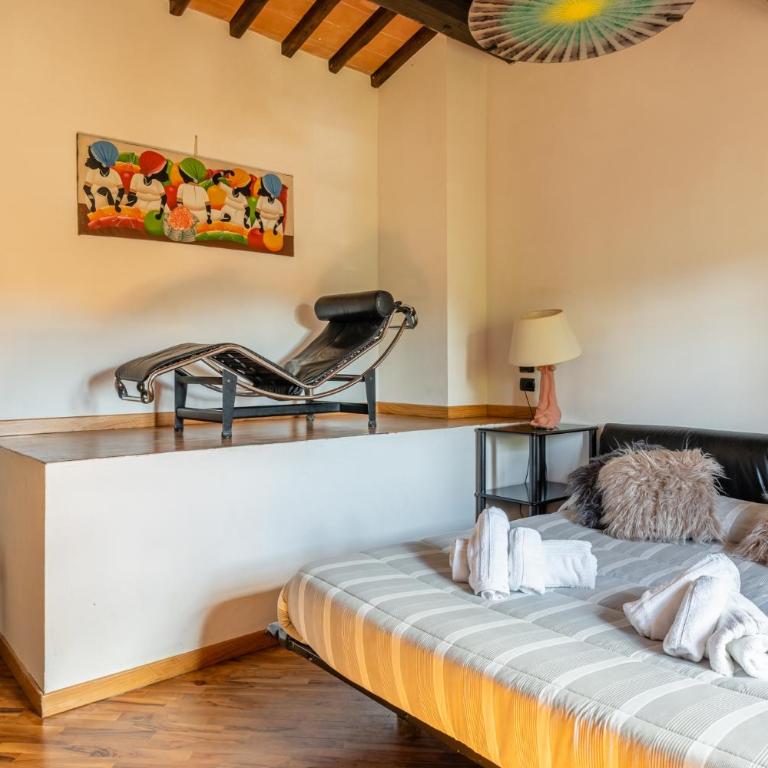 Casa Vecchia - Dimora Storica Toscana - Camera matrimoniale con letto king size - 2