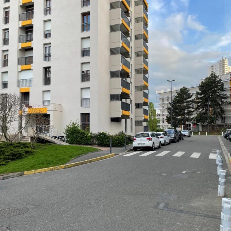 Bel appartement composé de deux chambres - Two-Bedroom Apartment - 9