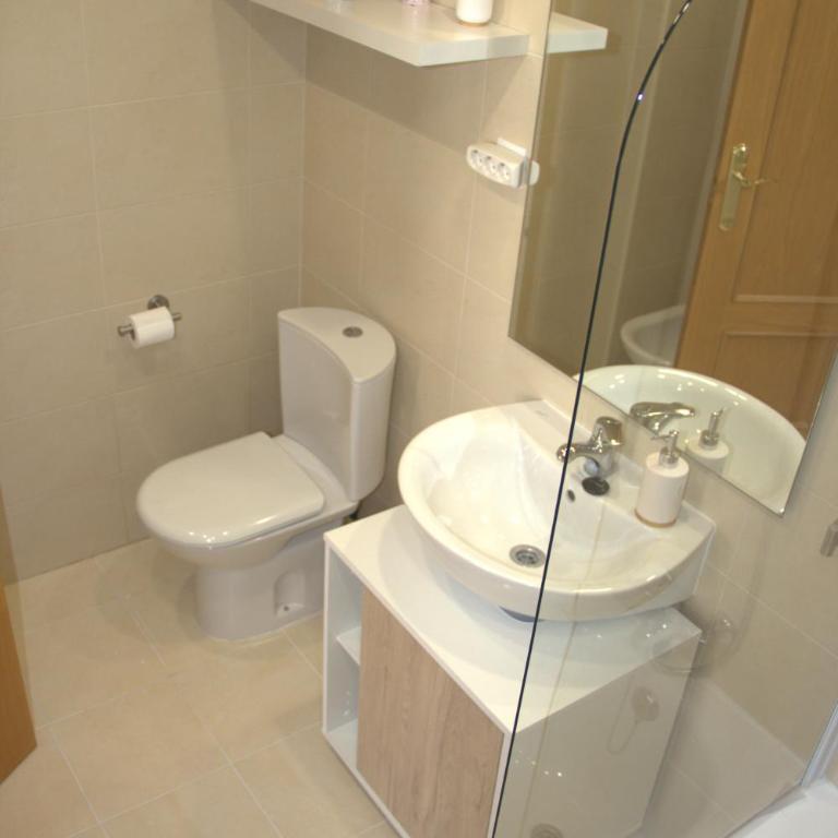 Rock Bay 22 - Three-Bedroom Apartment - 30