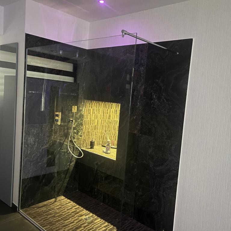 Luxury Suite Mimi - One-Bedroom House - 4