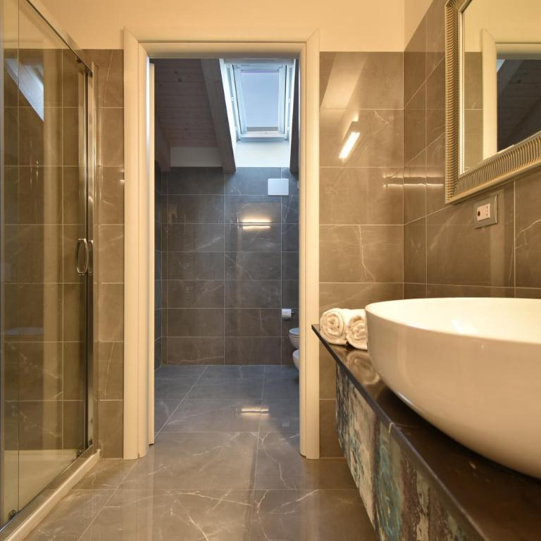 Welc-om Royal Garden luxury rooms - Camera Matrimoniale con Bagno Privato - 8