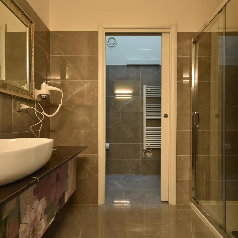 Welc-om Royal Garden luxury rooms - Camera Matrimoniale Deluxe - 8
