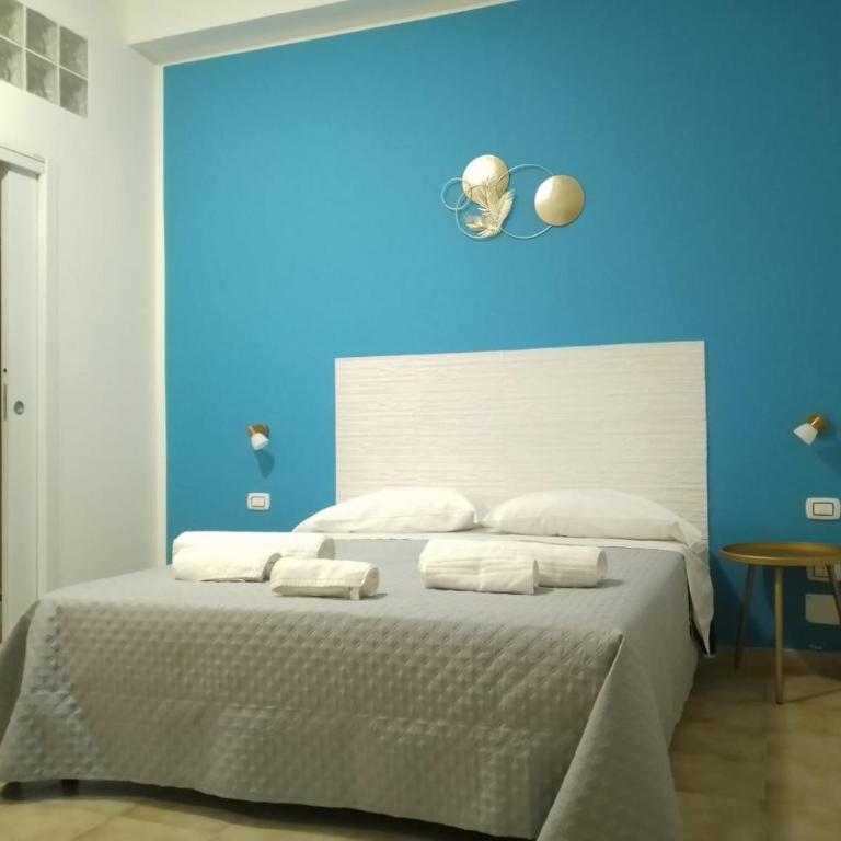 COSTA BRAVA Guest House - Affittacamere - Camera Tripla con Balcone - 1