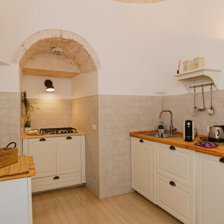 MILESTONES MODERN SUITE TRULLO - Jacuzzi Spa & Relax - Casa con 1 Camera da Letto - 4