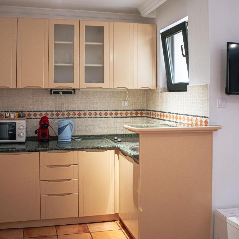 Apart-hotel Villa Lav with Private Beach - Apartment with Mountain View - 12