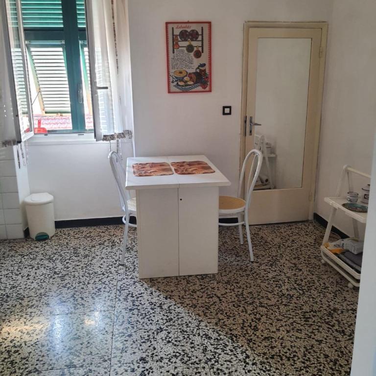 5 Cinque Terre Monolocale in Centro a La Spezia - One-Bedroom Apartment - 7