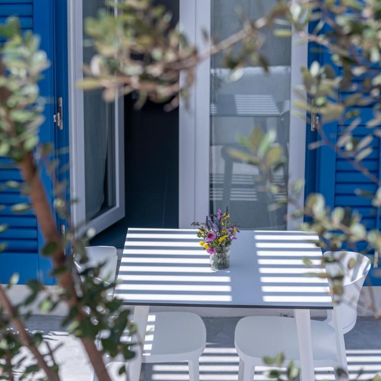EGIDA camere mediterranee - Camera Matrimoniale Deluxe con Vista Mare Laterale - 4