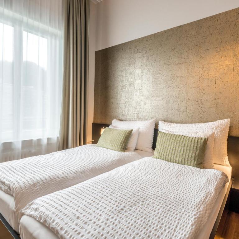 Boutique Hotel KARL - Superior Doppelzimmer mit Fluss- und Bergblick - 8