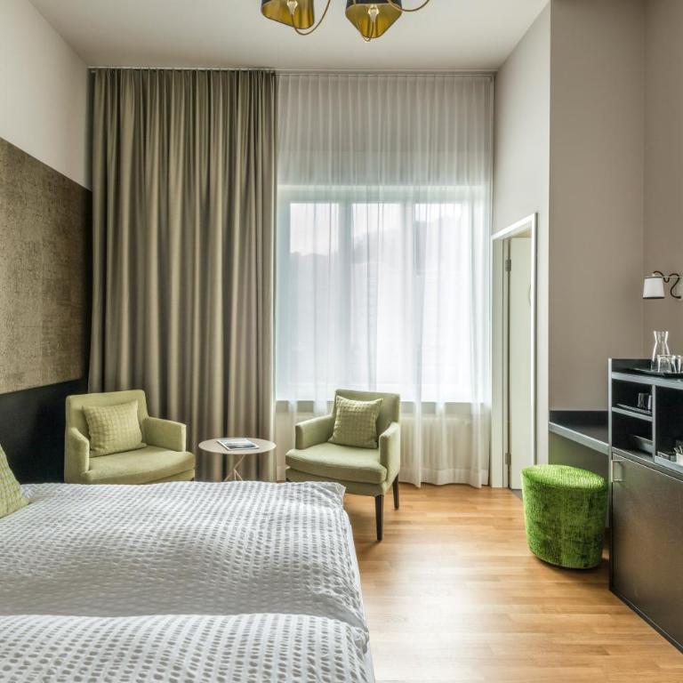 Boutique Hotel KARL - Superior Doppelzimmer mit Fluss- und Bergblick - 1