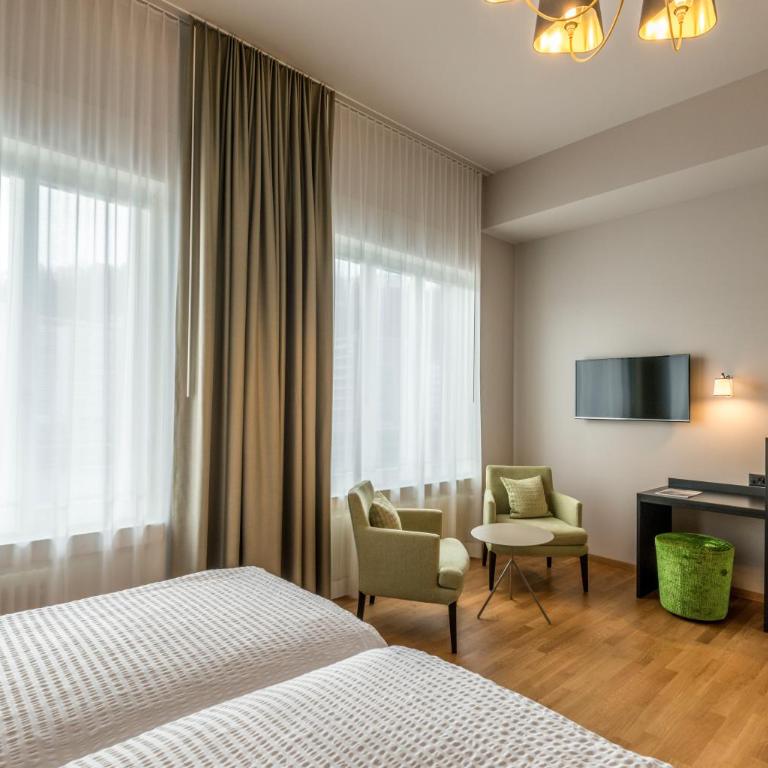 Boutique Hotel KARL - Superior Dreibettzimmer mit Fluss- und Bergblick - 6