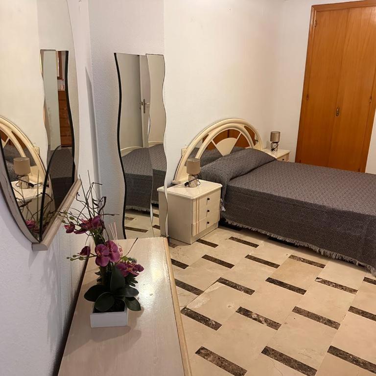 Apartamento frente a Club Naútico con piscina - Apartamento de 2 dormitorios - 12