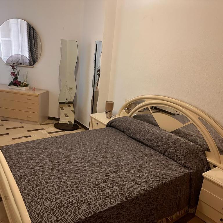 Apartamento frente a Club Naútico con piscina - Apartamento de 2 dormitorios - 13