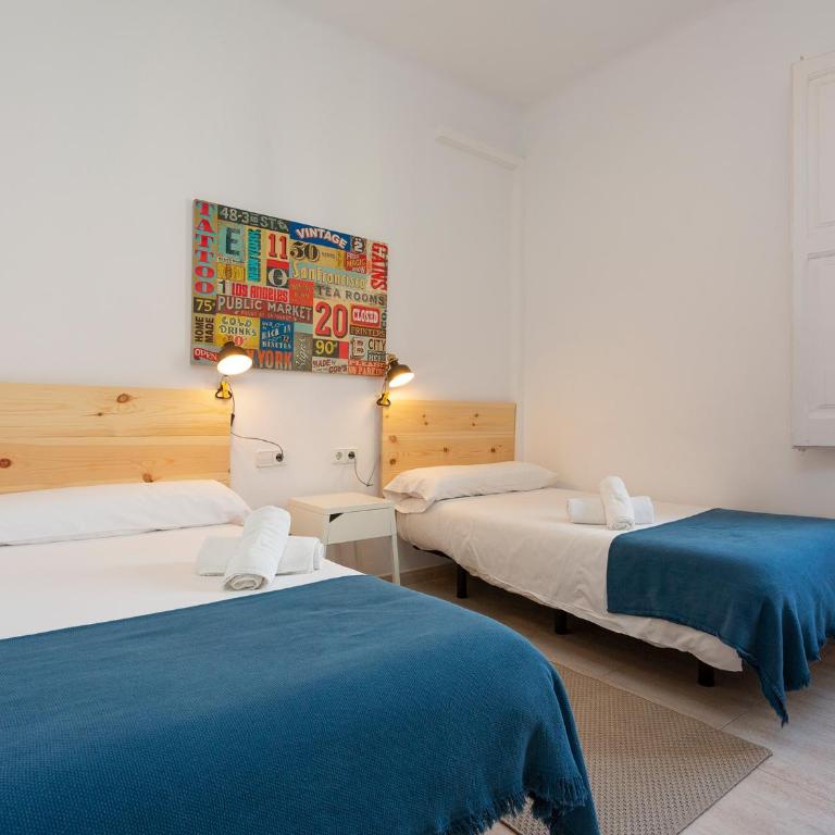 Centric Sagrada Familia Apartments - Three-Bedroom Apartment with Balcony - 6
