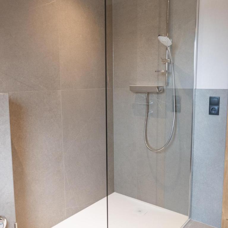 Going Living - Standard Apartment mit Dusche - 9