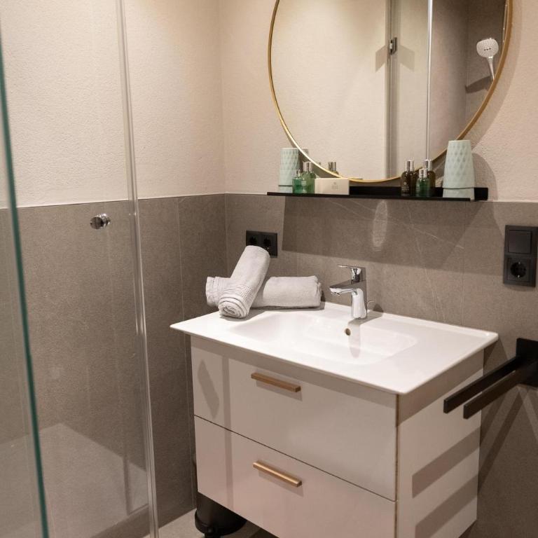 Going Living - Superior Apartment mit Dusche - 10