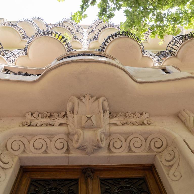 ApartEasy - Modernist flat in Eixample center - Three-Bedroom Apartment - 4