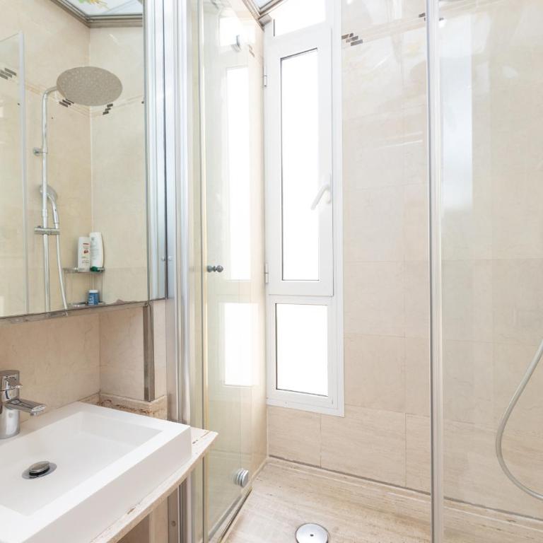 ApartEasy - Modernist flat in Eixample center - Three-Bedroom Apartment - 27