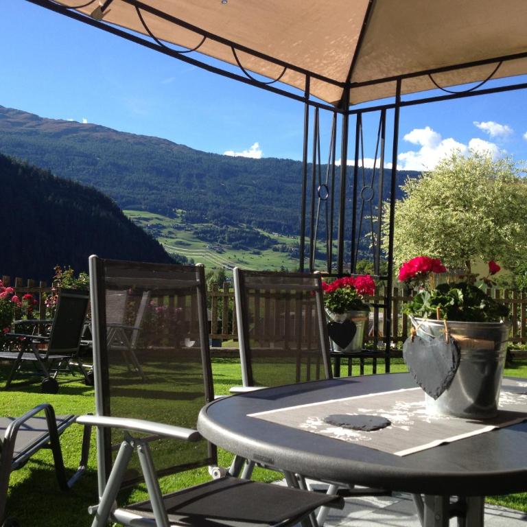 Gschlössle Ferienwohnungen - Apartment mit 2 Schlafzimmern, einer Terrasse und zwei Badezimmern - 5
