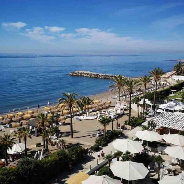 Incredible luxury location in Puerto Banús beach for families - Apartamento de 3 dormitorios - 70