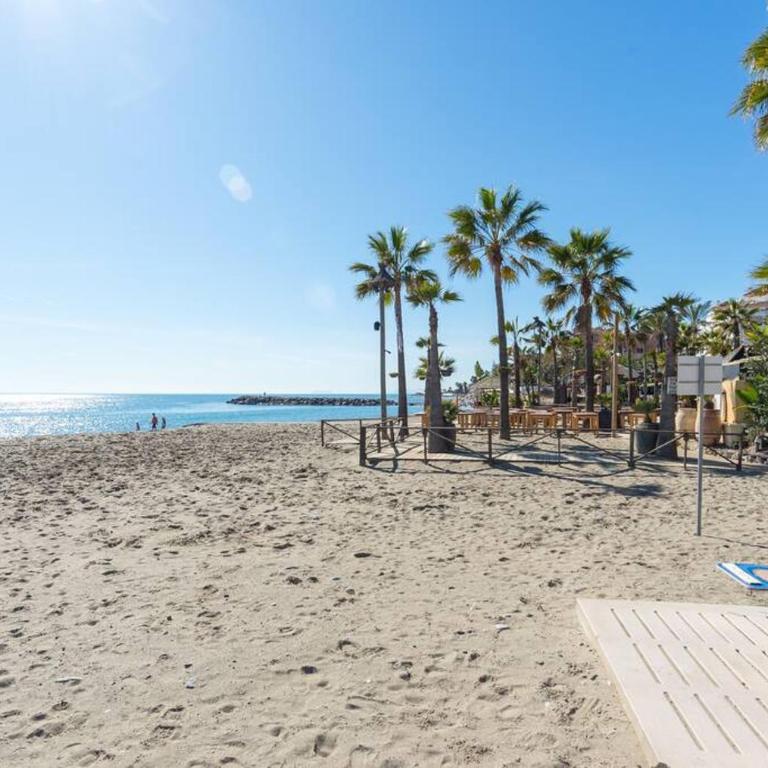 Incredible luxury location in Puerto Banús beach for families - Apartamento de 3 dormitorios - 74