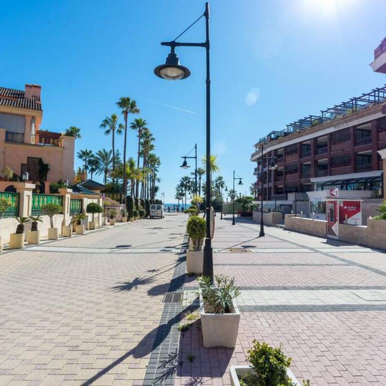 Incredible luxury location in Puerto Banús beach for families - Apartamento de 3 dormitorios - 75