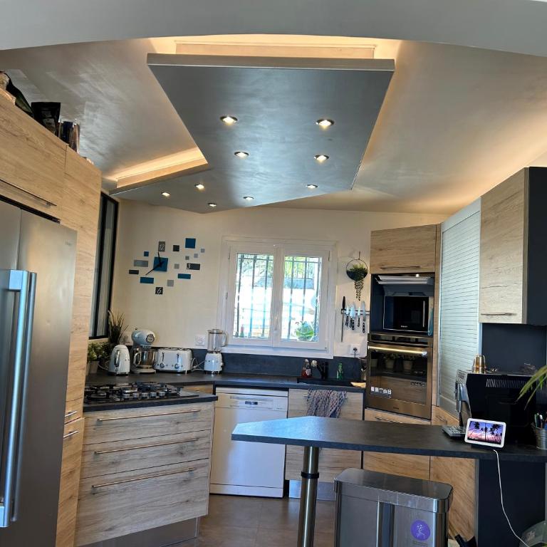 maison entièrement climatisée vue d'exception mer et rade de Marseille avec piscine 8 personnes - Villa - 19