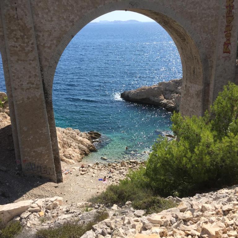 maison entièrement climatisée vue d'exception mer et rade de Marseille avec piscine 8 personnes - Villa - 44