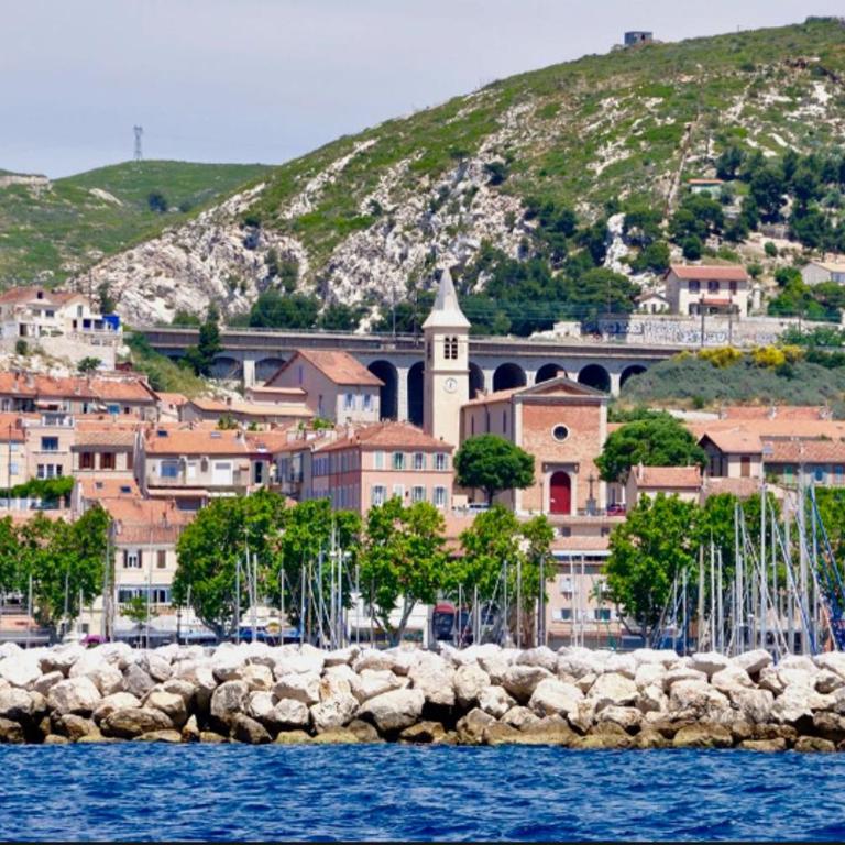 maison entièrement climatisée vue d'exception mer et rade de Marseille avec piscine 8 personnes - Villa - 45