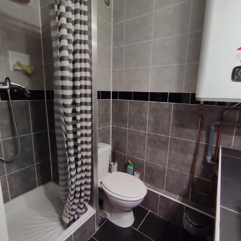 LE COLISEE Joli studio cabine Mt St Martin proche port Cap d'Agde - Standard Apartment - 7