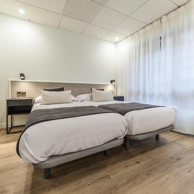 Auditorio Rooms Boutique Oviedo - Habitación Doble (1 adulto + 1 niño) - 3