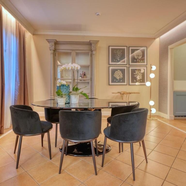 Palazzo della Scala Hotel - Luxury Suites & Spa - Two-Bedroom Suite with Private Pool and Garden - 3