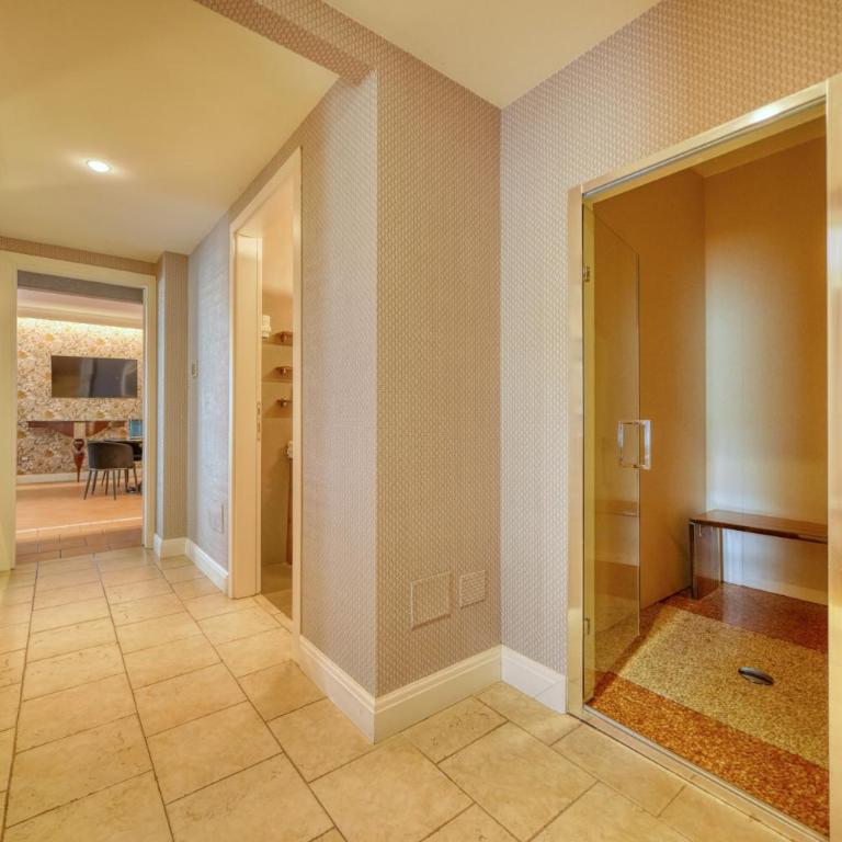 Palazzo della Scala Hotel - Luxury Suites & Spa - Two-Bedroom Suite with Private Pool and Garden - 8
