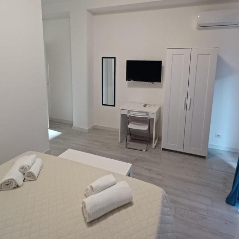 La Stazione 92 - King Room with Balcony - 5
