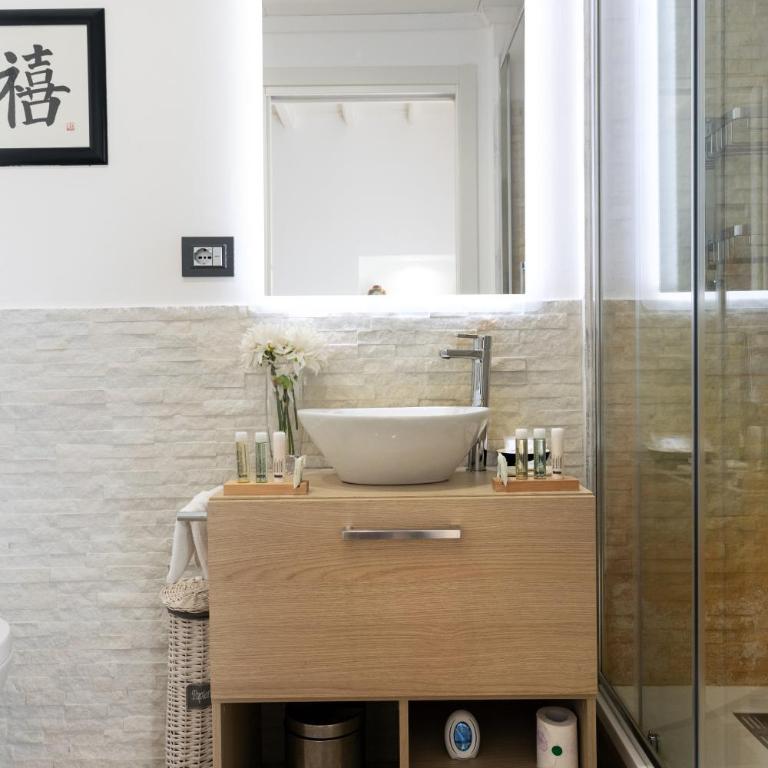 Barcaccia Luxury Suites - Camera King Standard - 10