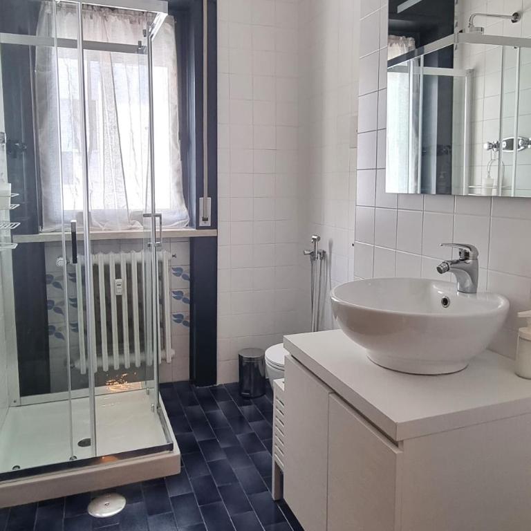 Guesthouse Tree Rooms Industrial - Camera Standard Doppia con Letti Singoli con Bagno in Comune - 17