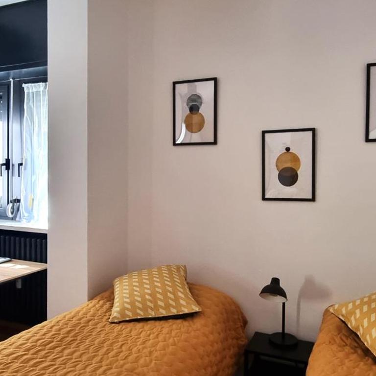 Guesthouse Tree Rooms Industrial - Camera Quadrupla con Bagno in Comune - 12