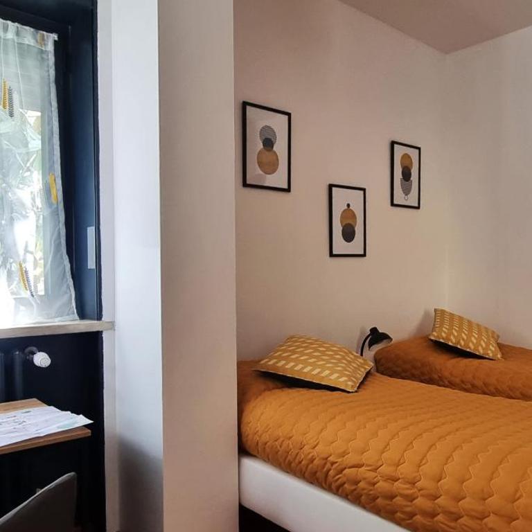 Guesthouse Tree Rooms Industrial - Camera Quadrupla con Bagno in Comune - 14