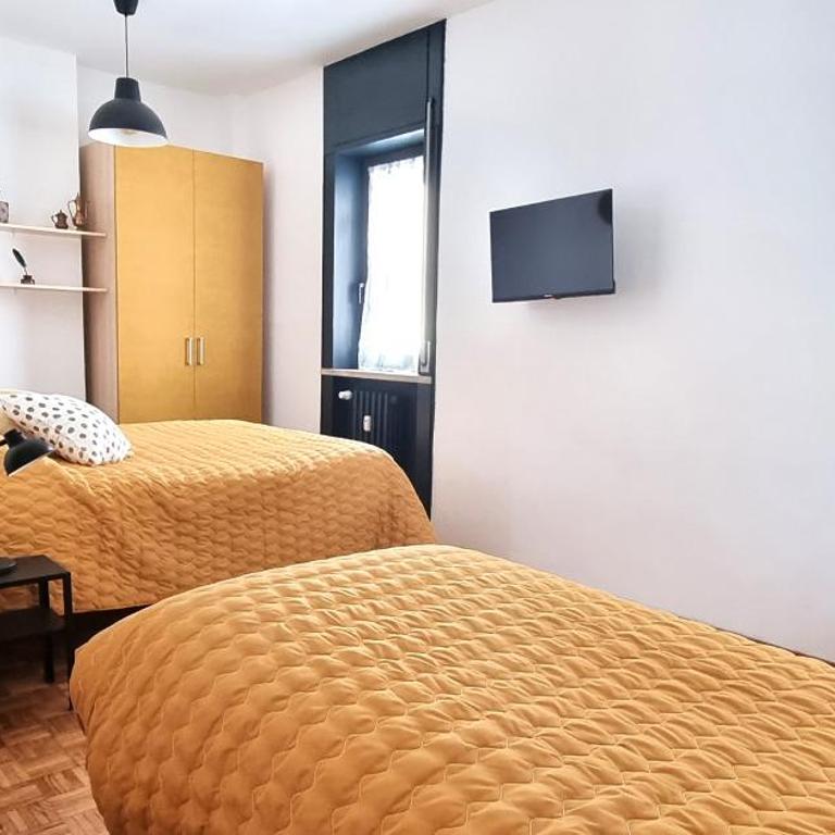 Guesthouse Tree Rooms Industrial - Camera Quadrupla con Bagno in Comune - 15