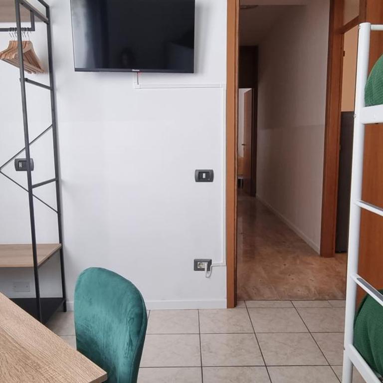 Guesthouse Tree Rooms Industrial - Camera Standard Doppia con Letti Singoli con Bagno in Comune - 9