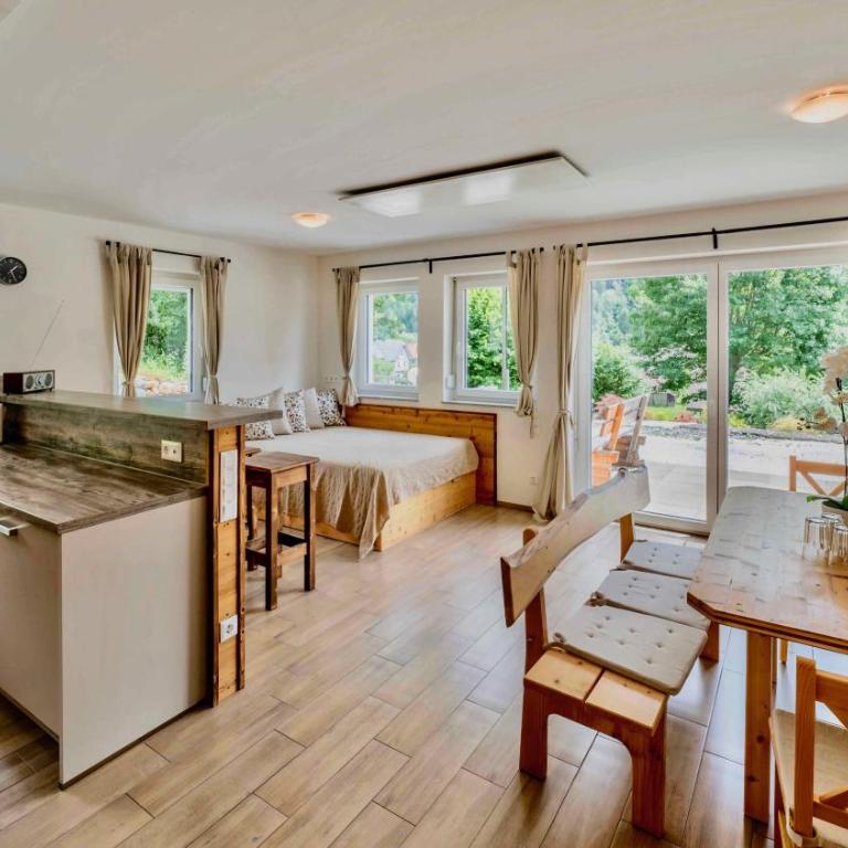Ferienhaus4 familienfreundlich nahe Millstätter See, voll ausgestattete 85m2, jedes Schlafzimmer eigenes Bad, Sonnenterrasse, ideal für Aktivitäten am See oder in den Bergen - Ferienhaus 4 - 5