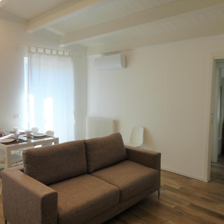 CASA MIRO' vicinissima al mare e parcheggio privato gratuito se disponibile - Two-Bedroom Apartment - 7