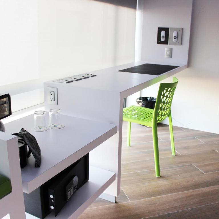 WeEnjoy Hotels Aeropuerto CDMX - Standard Suite - 12