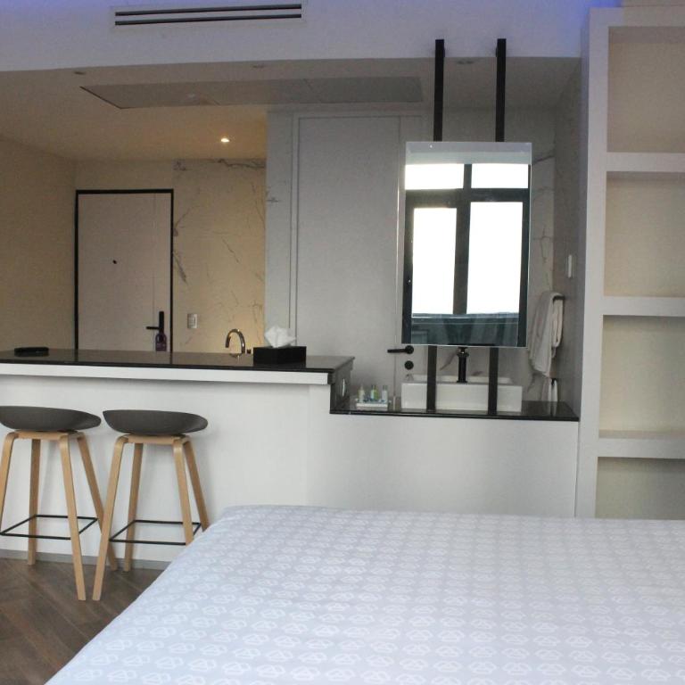 WeEnjoy Hotels Aeropuerto CDMX - Deluxe Suite with Spa Bath - 15