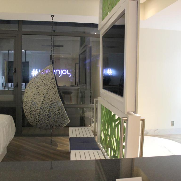 WeEnjoy Hotels Aeropuerto CDMX - Deluxe Suite with Spa Bath - 18