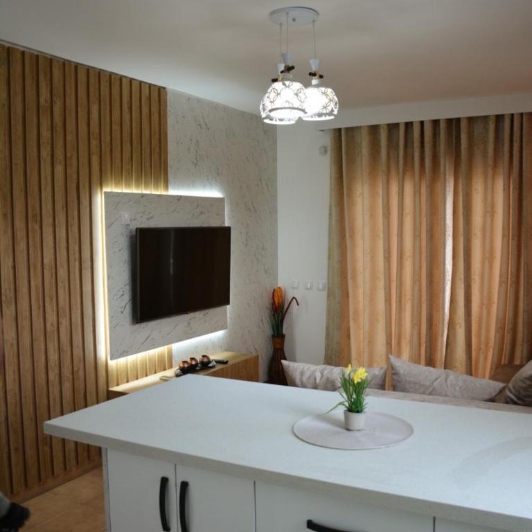 Buzuku House - Deluxe King Room - 1