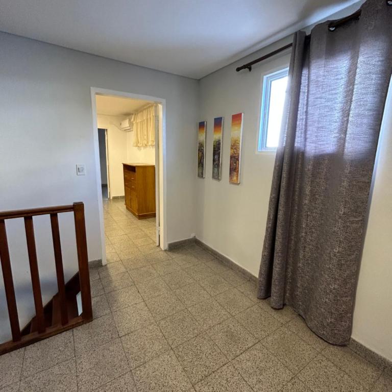 Departamento Completo, 3 habitaciones. Excelente ubicación - Apartamento de 3 dormitorios - 24