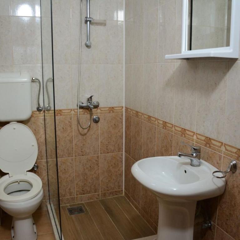 Buzuku House - Double Room with Balcony - 2